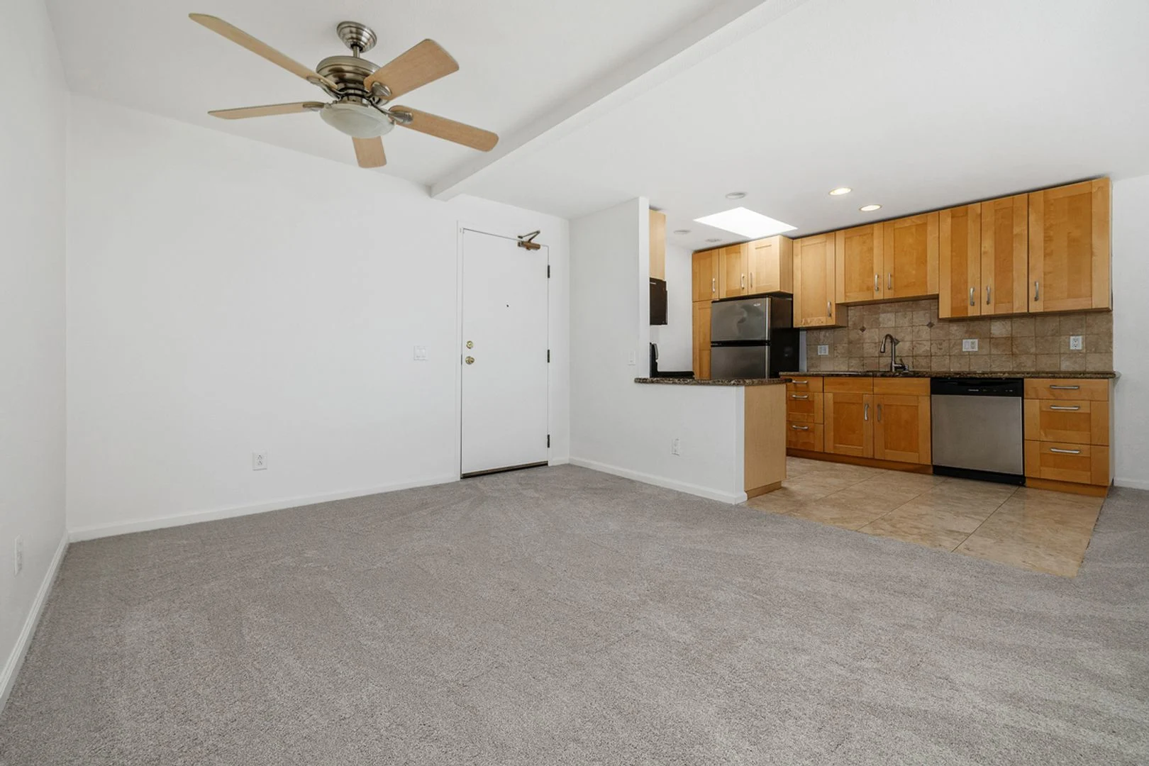 3rd floor Condo in UTC photo 4
