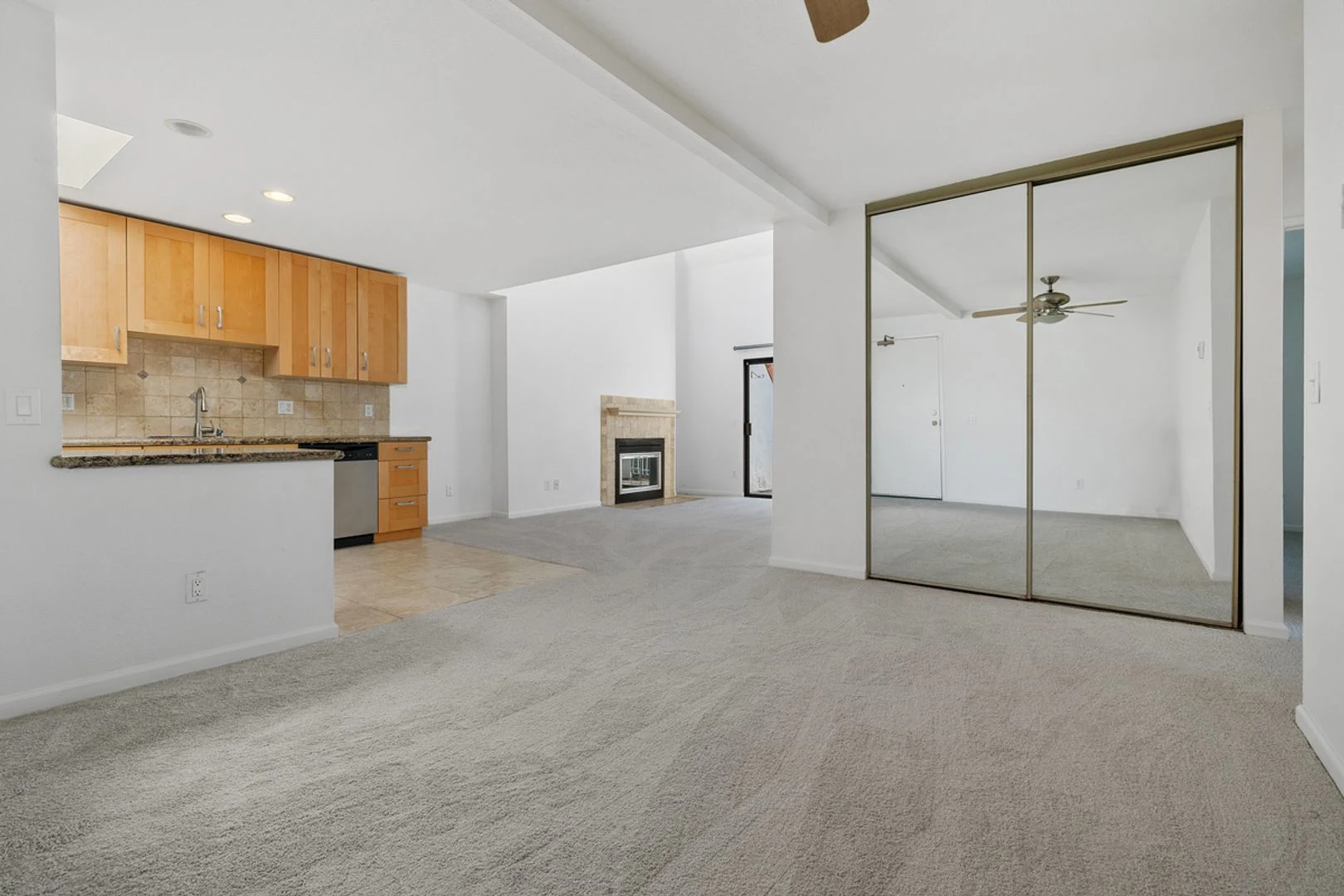 3rd floor Condo in UTC photo 5