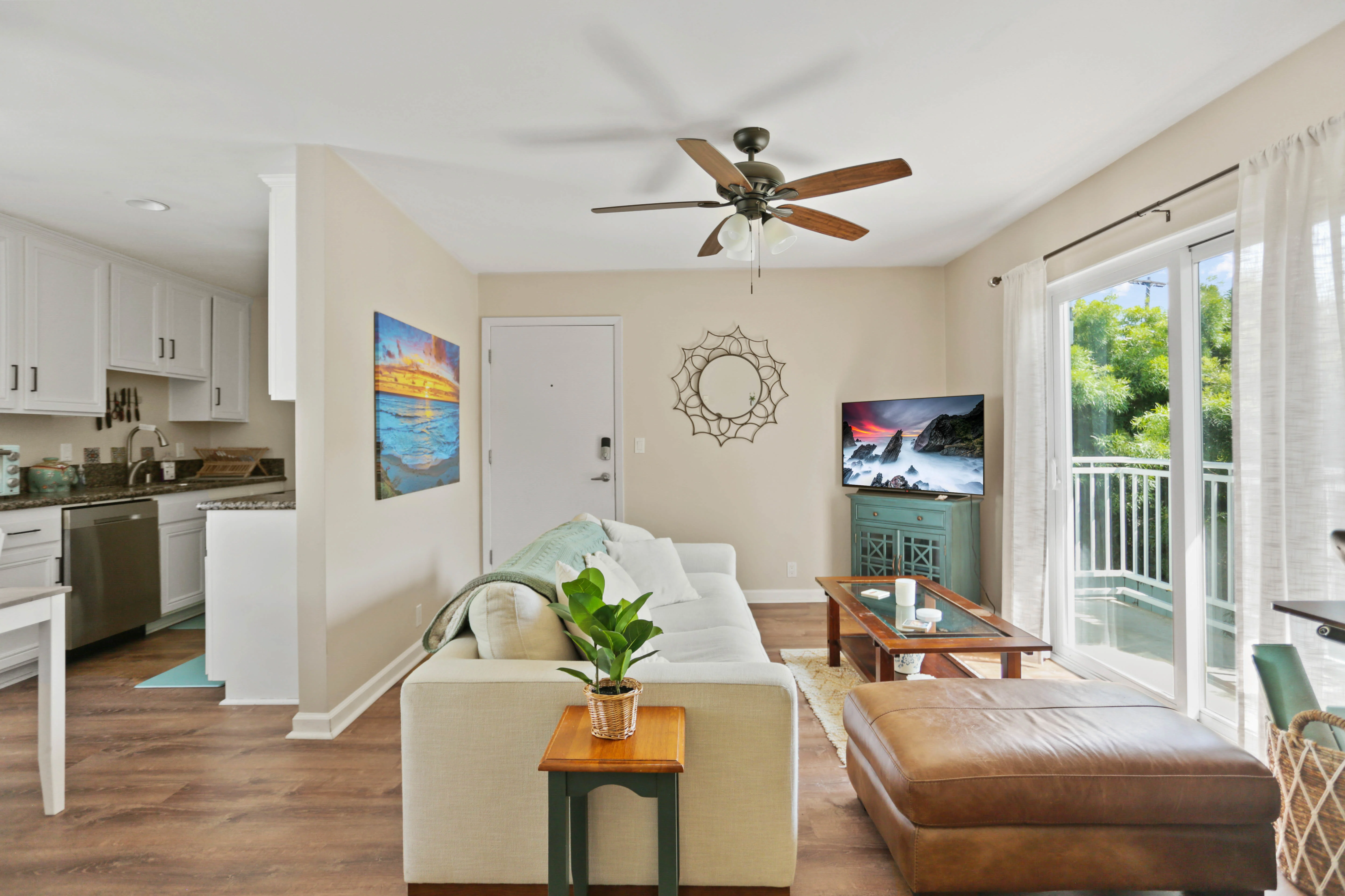 2020 Diamond St San Diego, CA 92109 photo 2