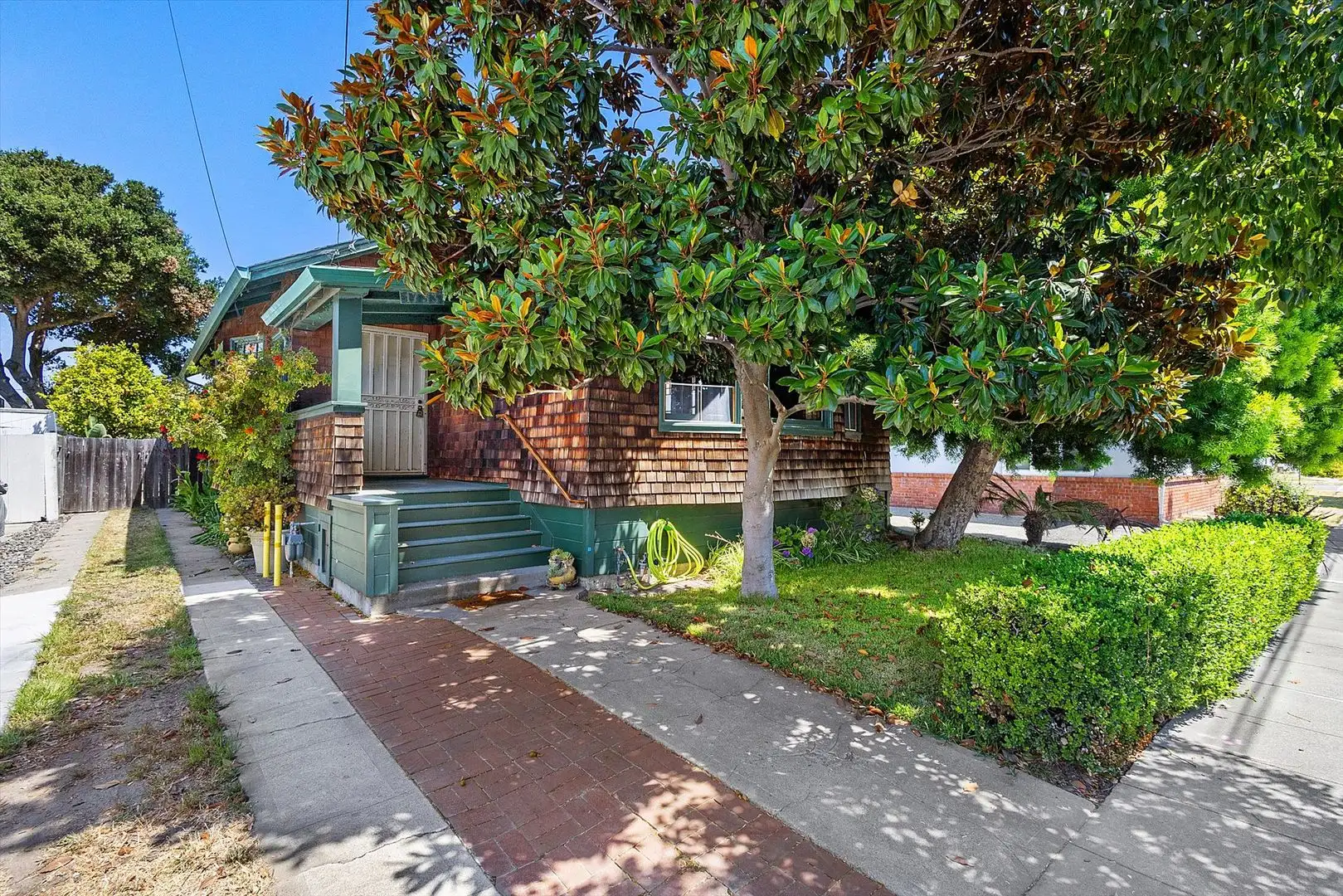 1733 Lincoln Ave photo 4