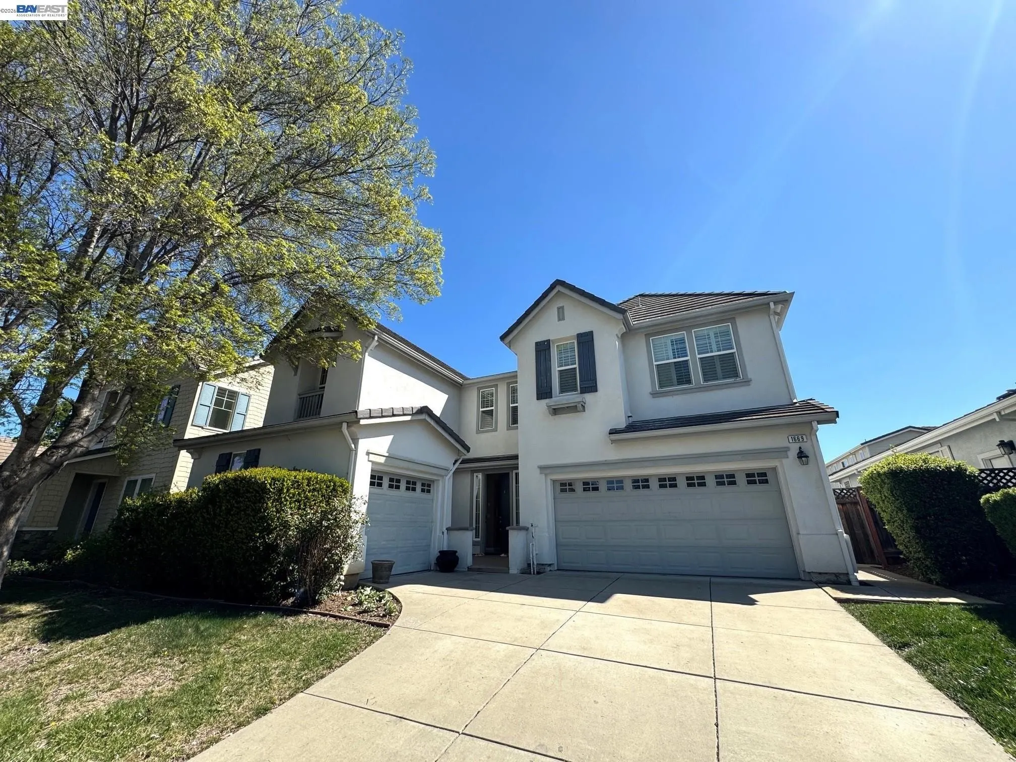 1669 Marina Way photo 2