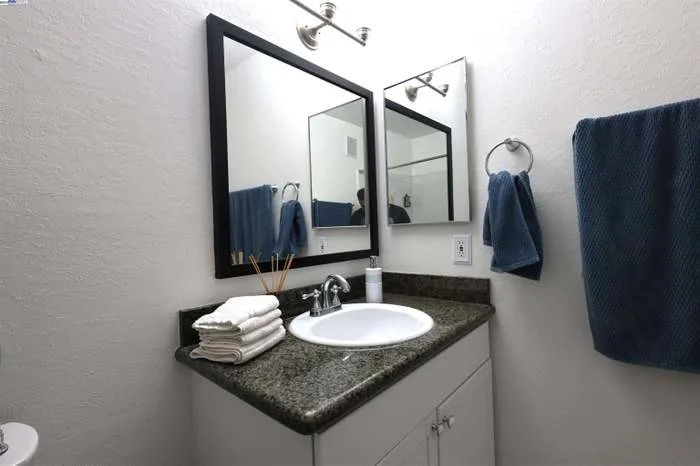 1085 Murrieta Blvd Livermore, CA 94550 photo 5