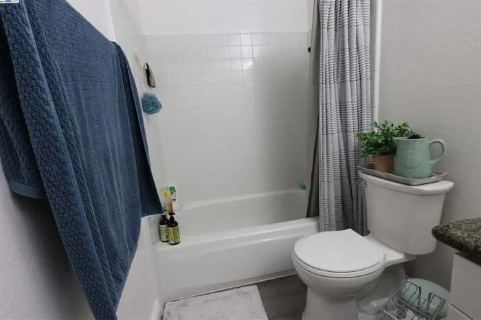 1085 Murrieta Blvd Livermore, CA 94550 photo 4