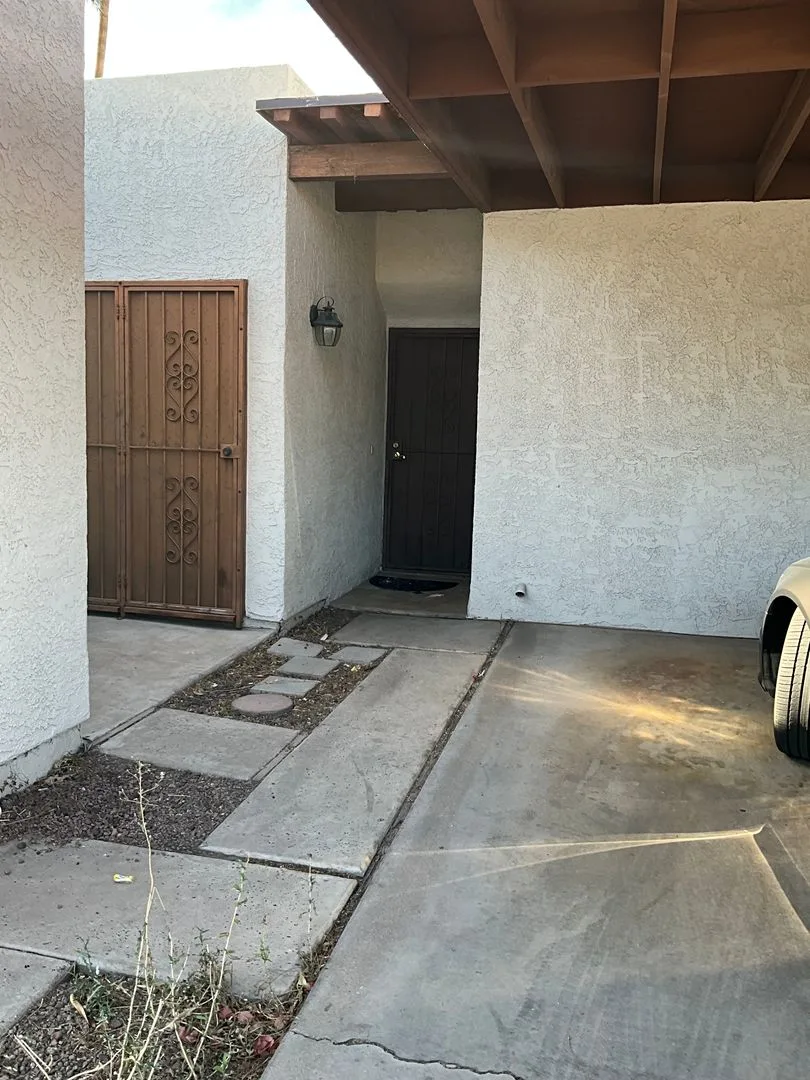 5122 E Edgemont Ave Phoenix, AZ 85008 photo 2