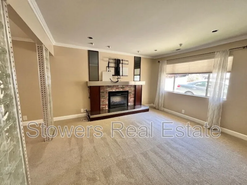 221 Green St Martinez, CA 94553 photo 2