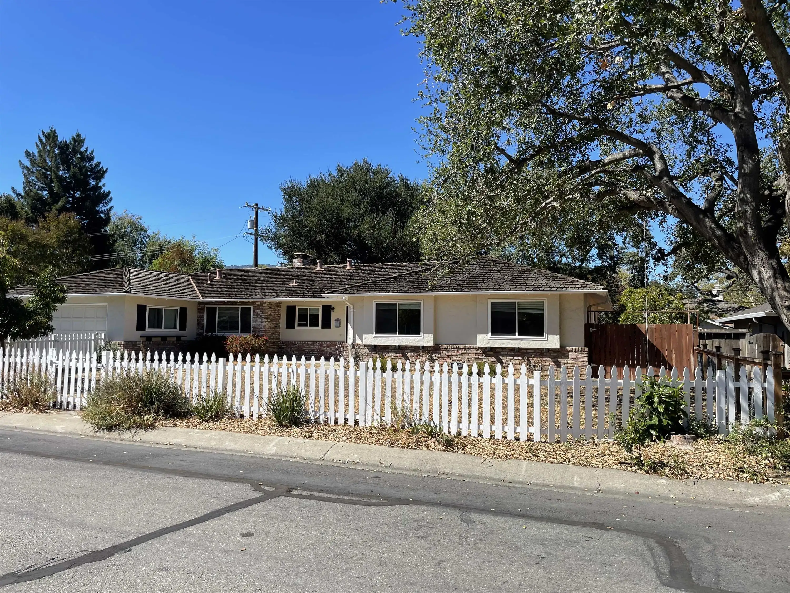 2048 Louise Ln Los Altos, CA 94024 photo 4