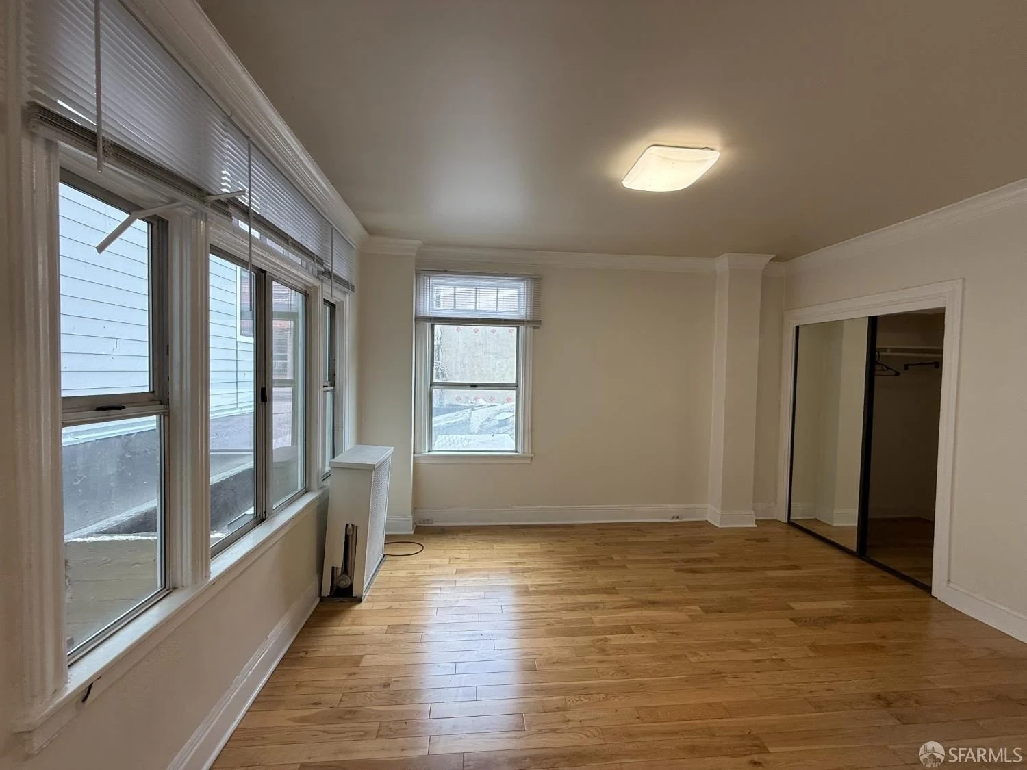 810 Hyde St #206 photo 2