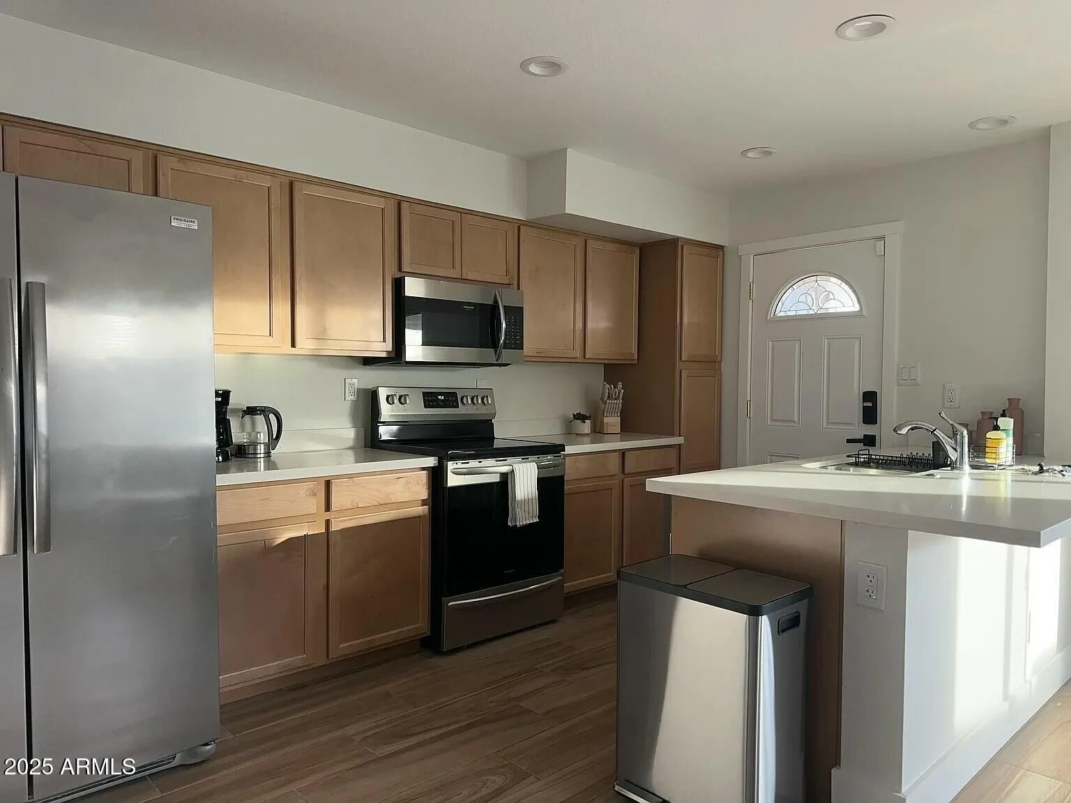 1 W Fairmont Dr