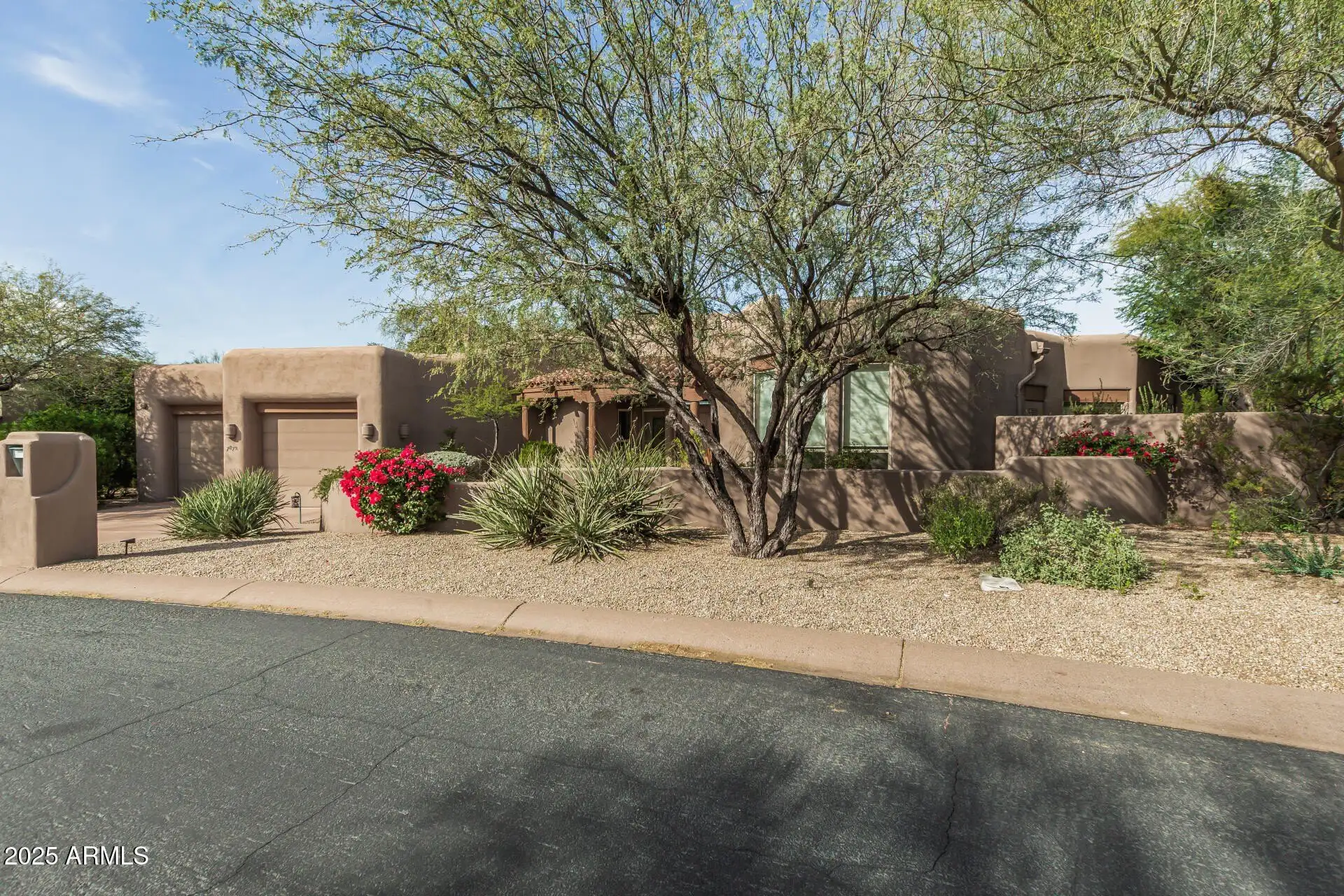 7872 E Thorntree Drive photo 2