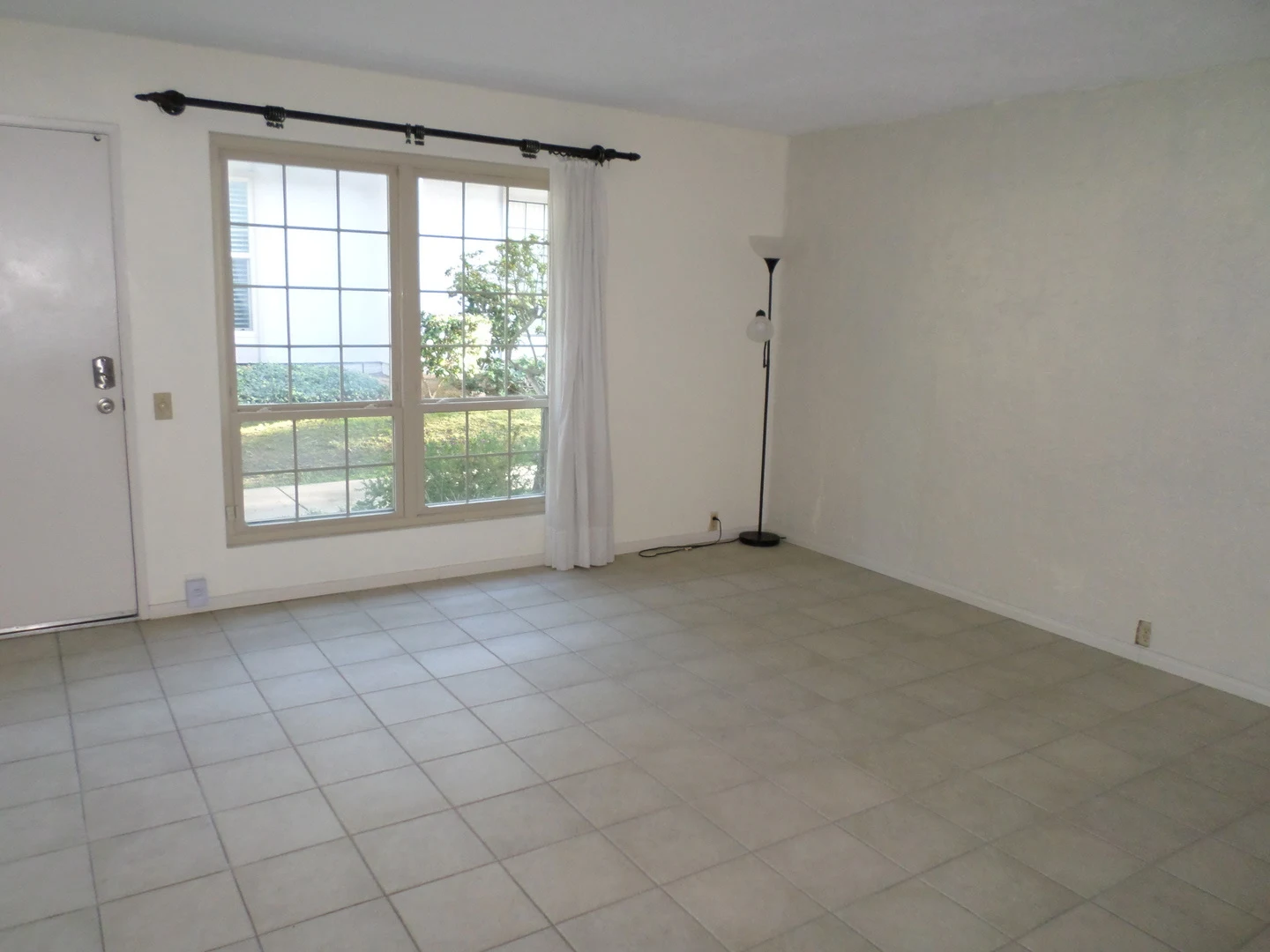UTC 3 bedroom Townhome photo 4