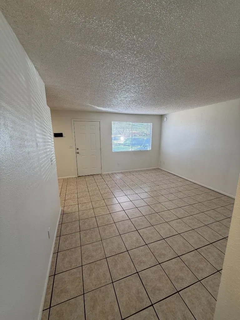 508 N Scott Ave photo 4