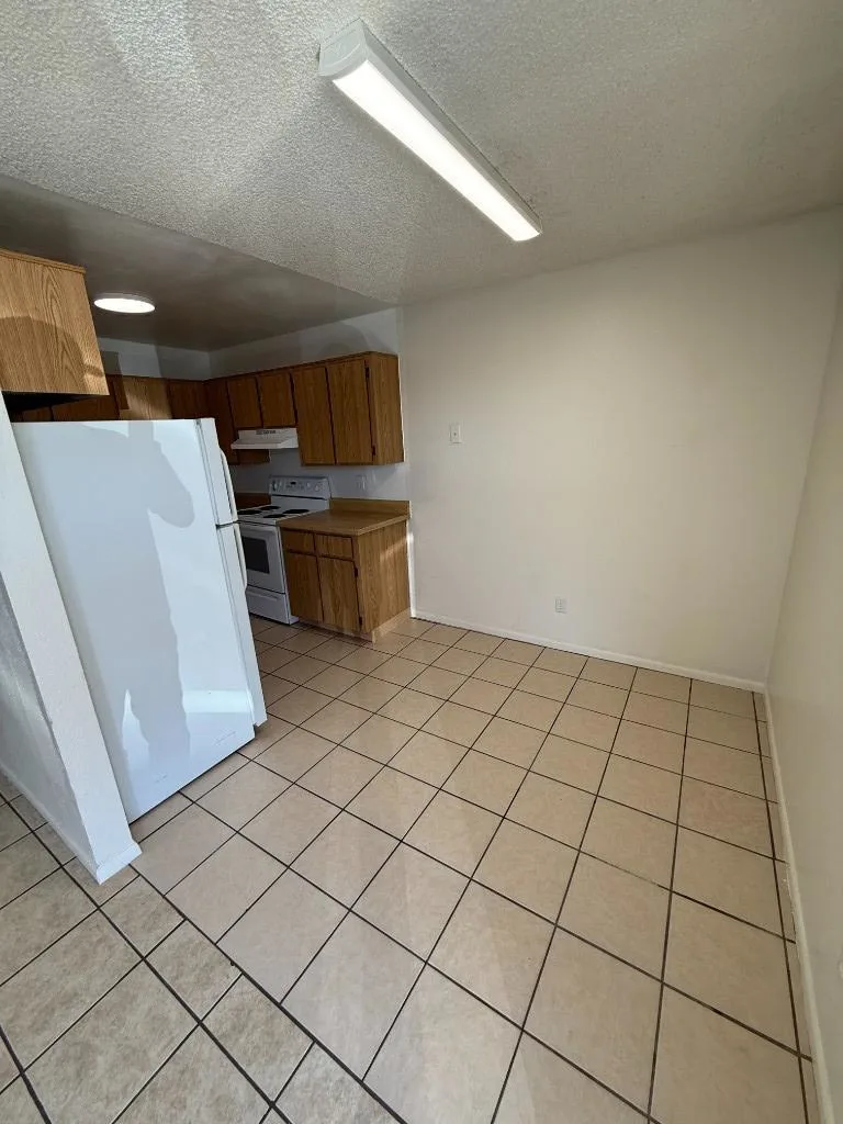 508 N Scott Ave photo 2