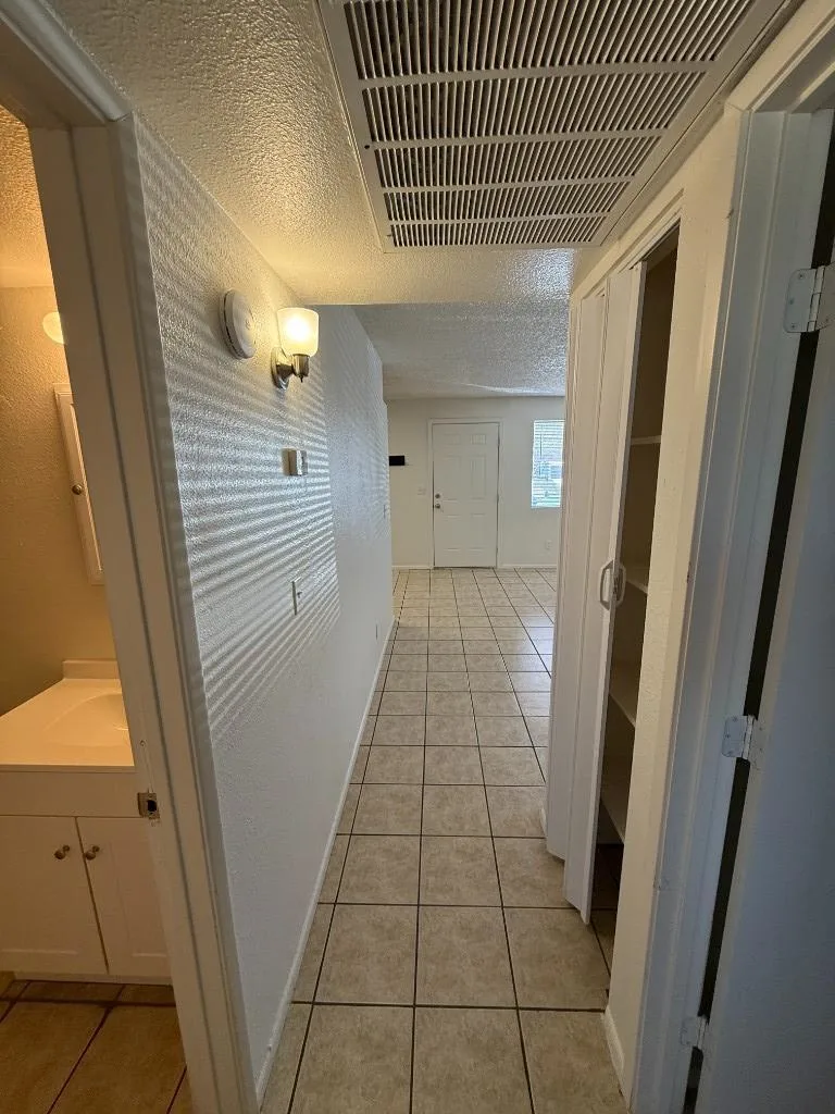 508 N Scott Ave photo 5