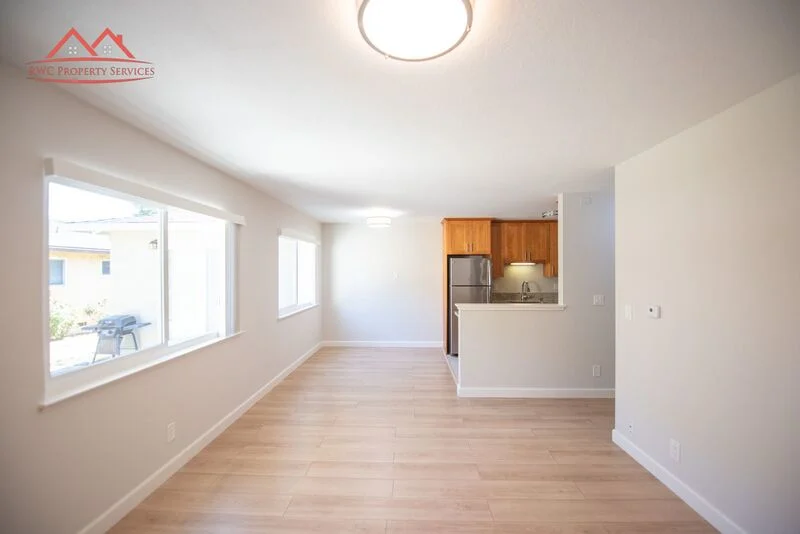 229 Greendale Way photo 2
