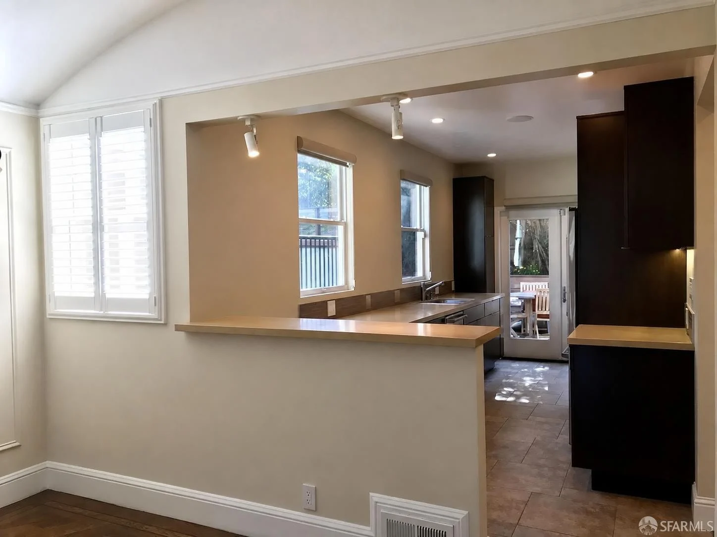 639 Bosworth St San Francisco, CA 94131 photo 2