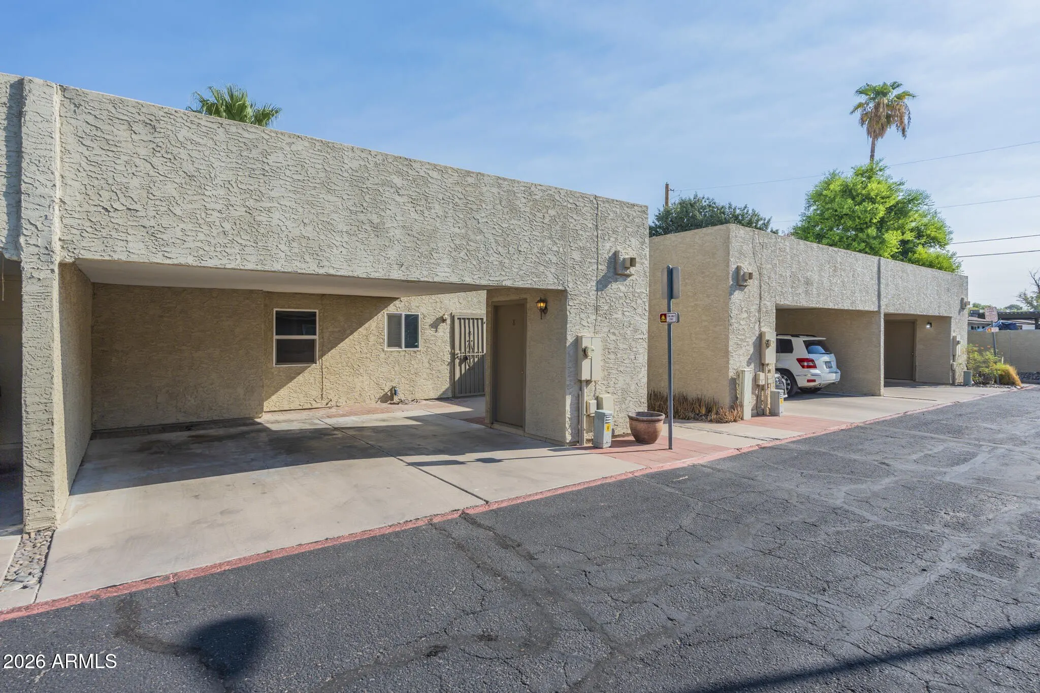 Fully Furnished Tastefully Remodeled "townhome Style" Apartment Home W/ 2 Beds &amp; 2 Baths In Phoenix photo 2
