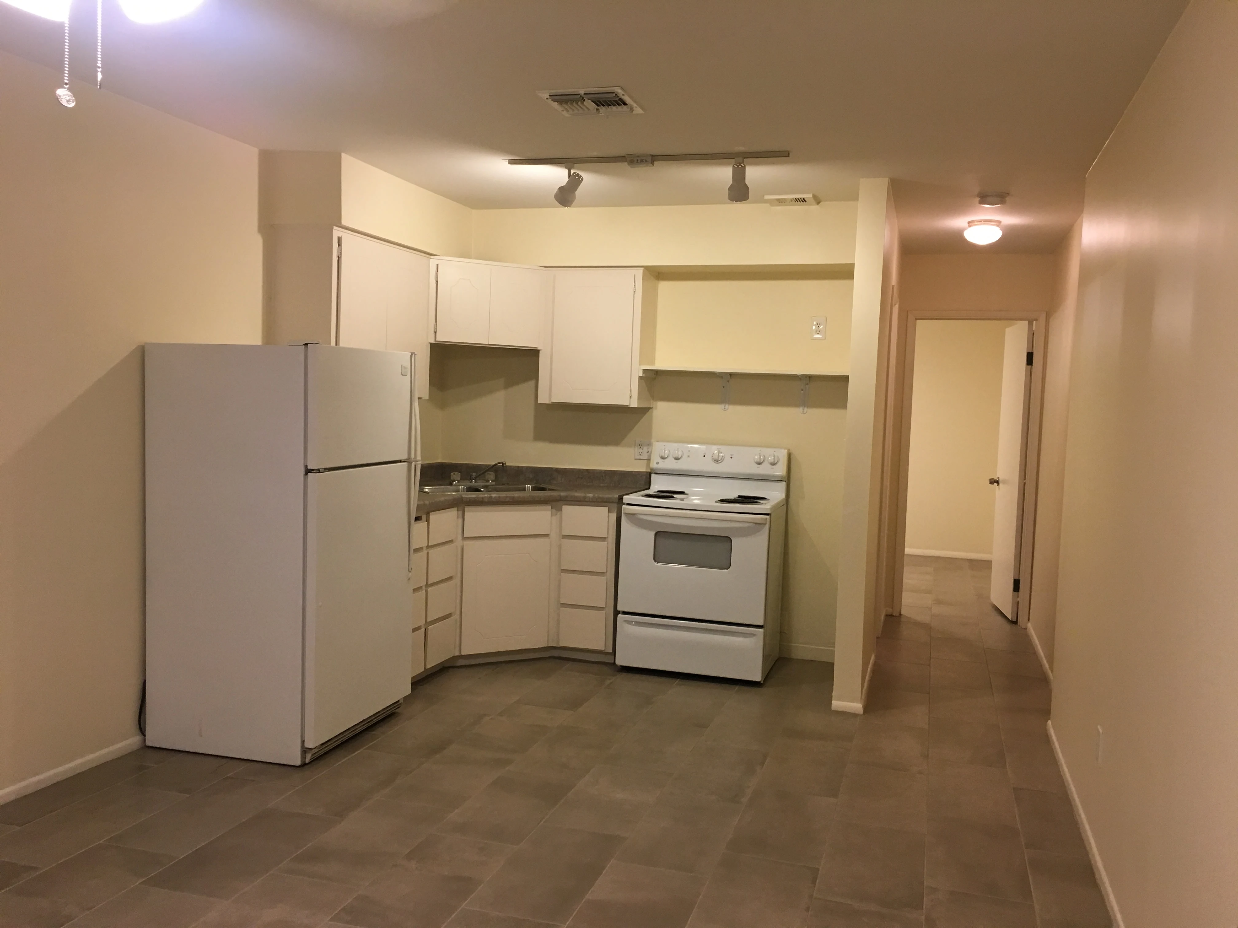 2102 West Orangewood Avenue photo 3