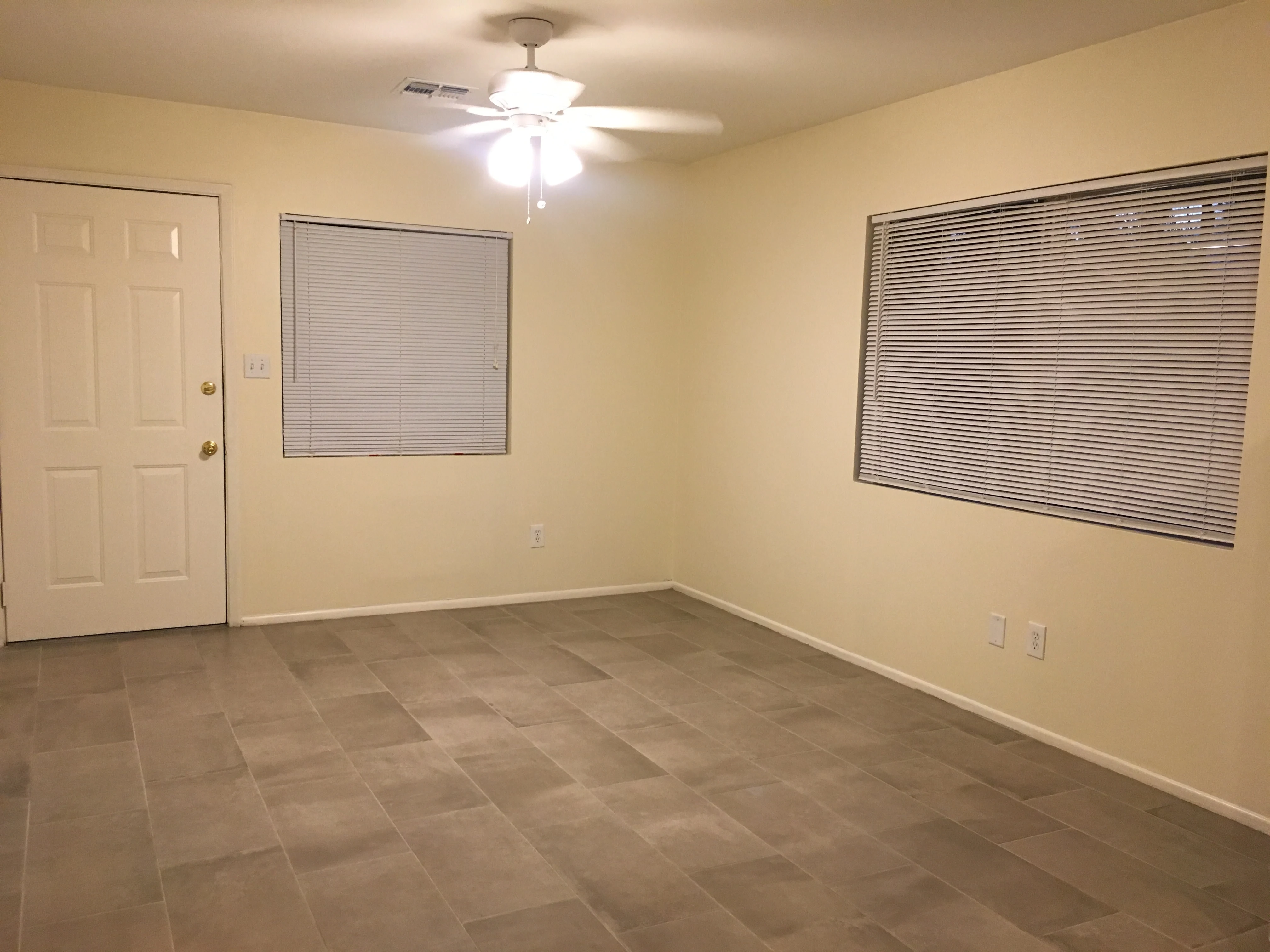 2102 West Orangewood Avenue photo 2