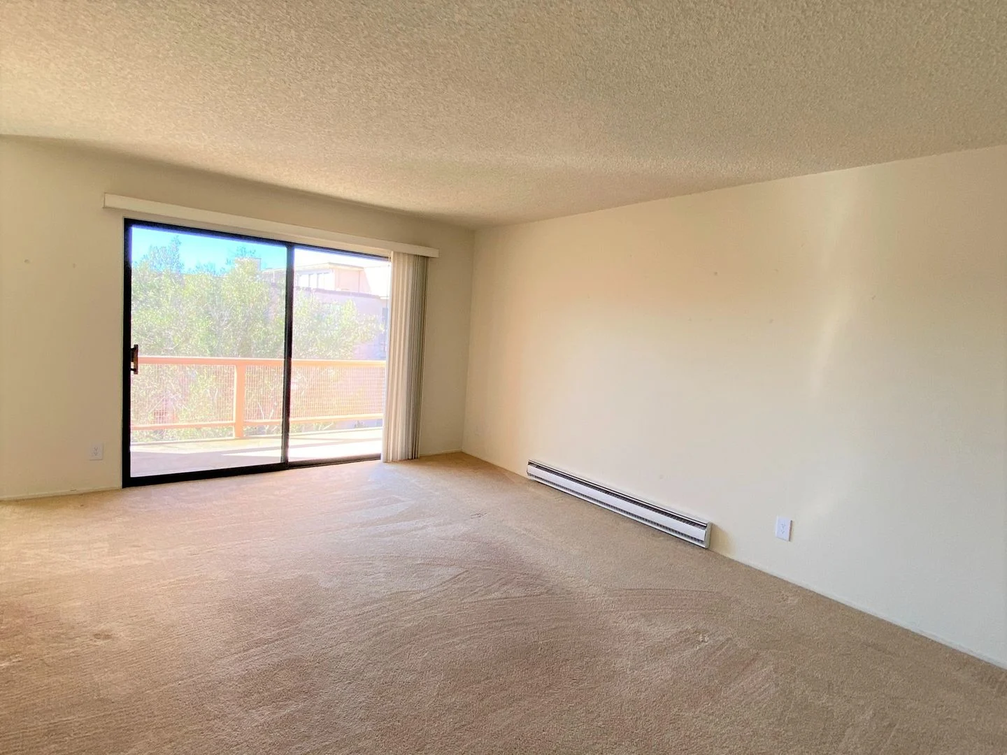 4 Commodore Dr Emeryville, CA 94608 photo 2