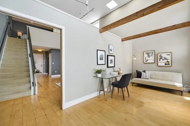 Modern Top-floor 1-bedroom, 1.5-bath Loft photo 2