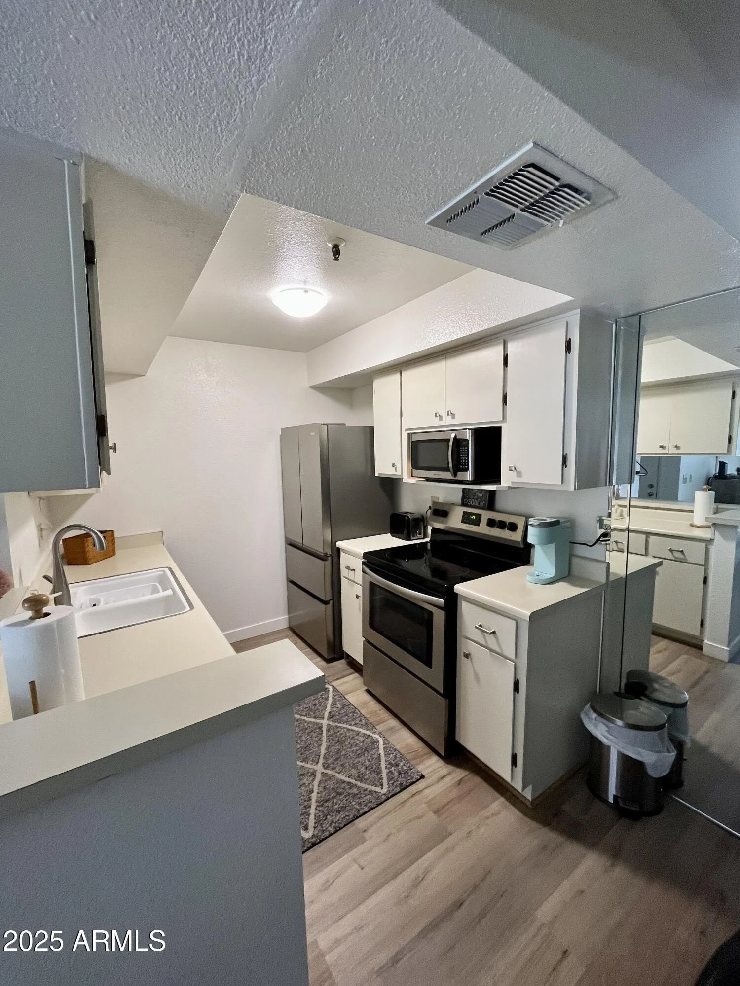 4554 E PARADISE VILLAGE Parkway N photo 4