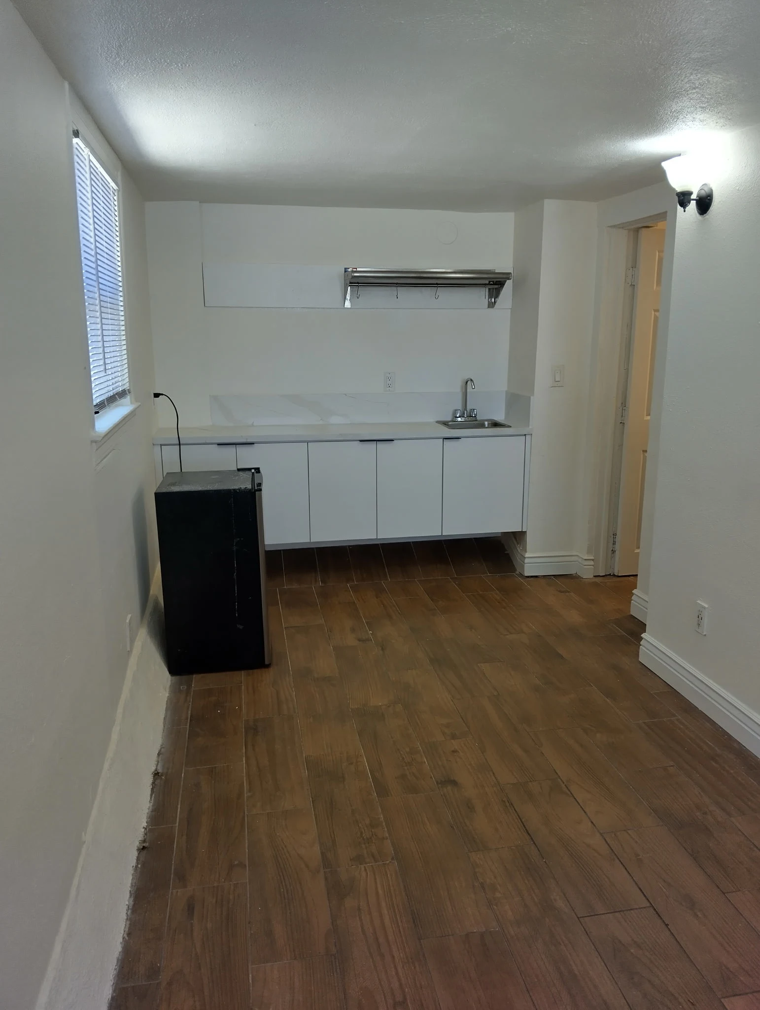 Spacious Hayward home near Hayward BART Station photo 2
