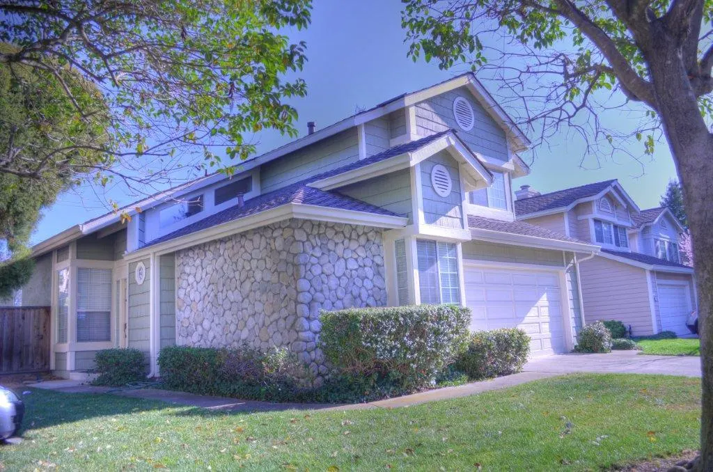 201 Yarborough Ln photo 2
