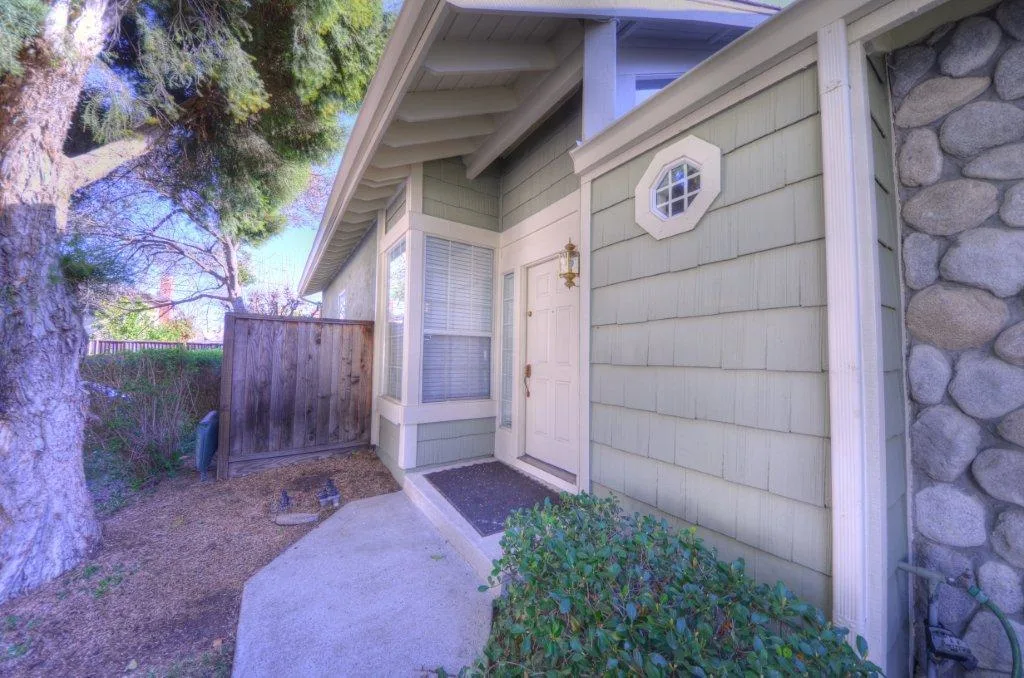 201 Yarborough Ln photo 3