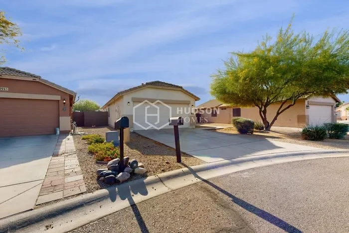 39907 N Fazio Ln photo 3