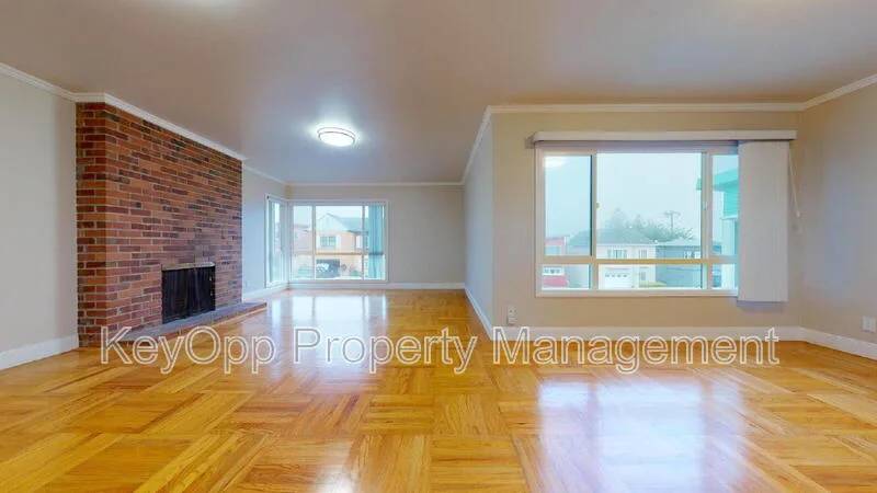 31 Crestline Ave Daly City, CA 94015 photo 2