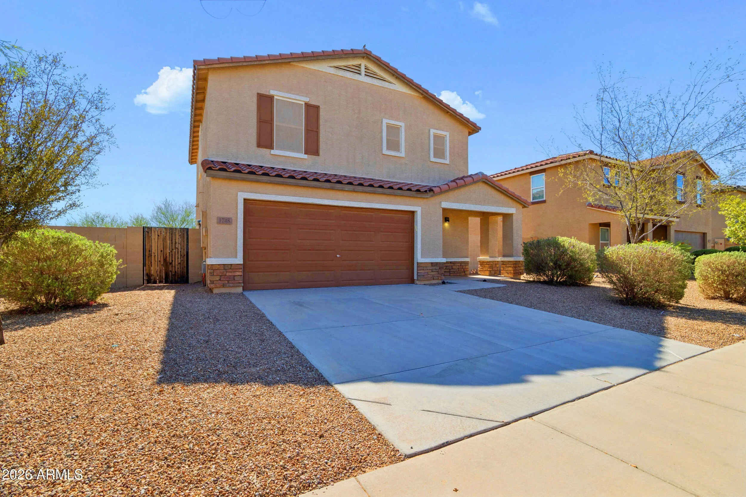 1748 N Logan Ln photo 2