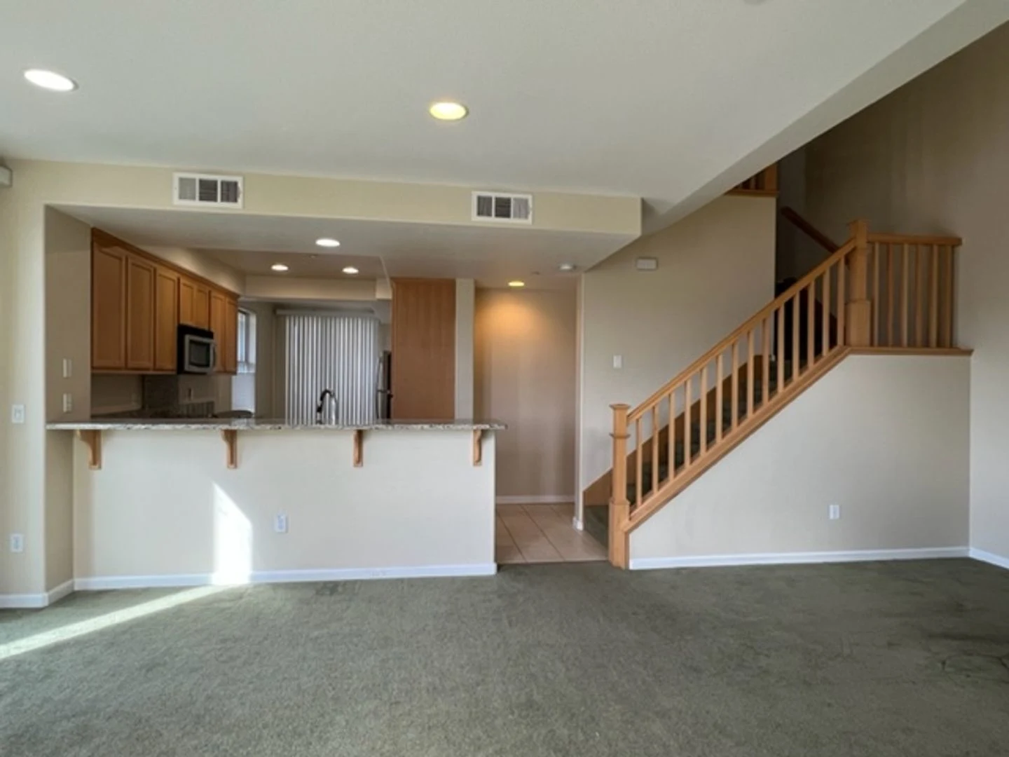 673 Modern Ice Dr San Jose, CA 95112 photo 2