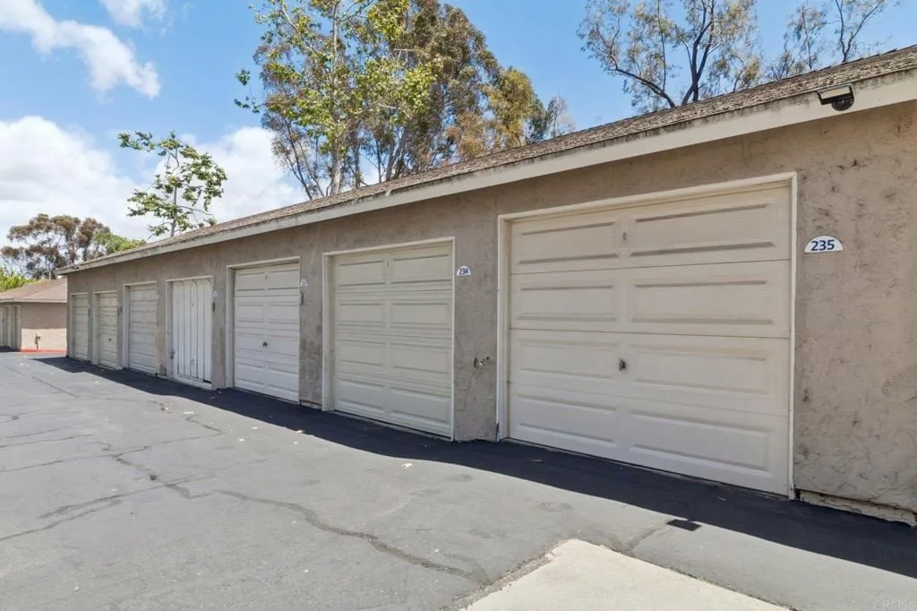 669 Diamond Way Apt 235A photo 2