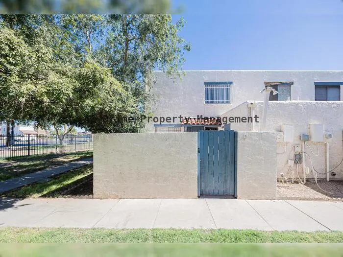 5214 North 42nd Lane, Phoenix, AZ 85019 photo 2