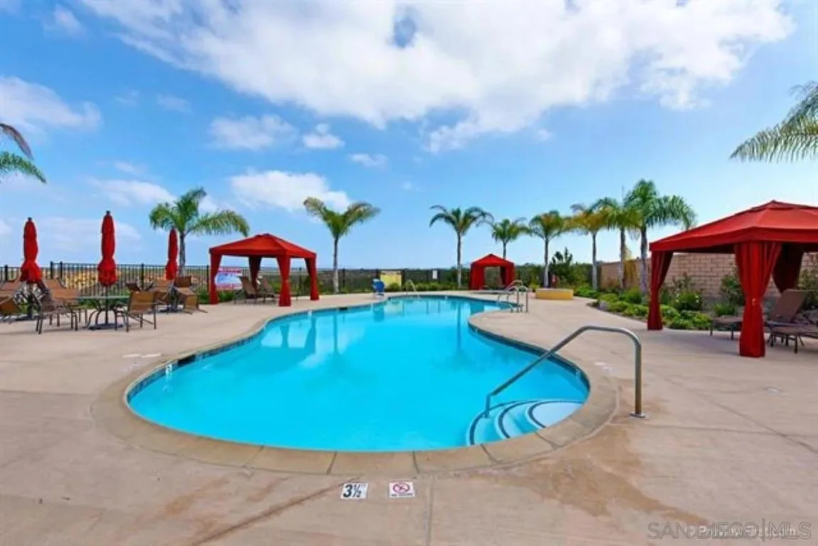 11130 Taloncrest Way San Diego, CA 92126 photo 2