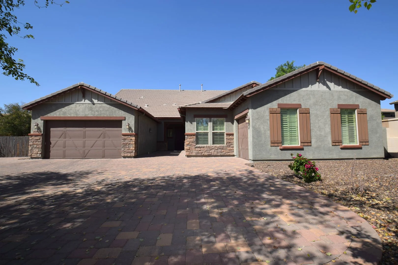 Beautiful Gated 4616 Square Foot Chandler Home With A Pool! photo 2