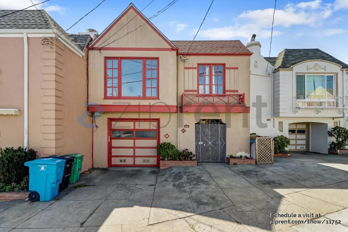 In Law Adus on Ledyard St · San Francisco photo 2