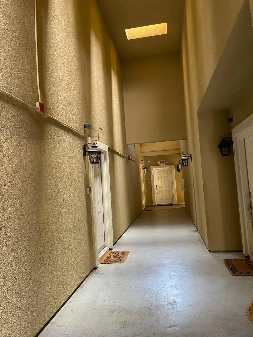 1758 Cross Way photo 4