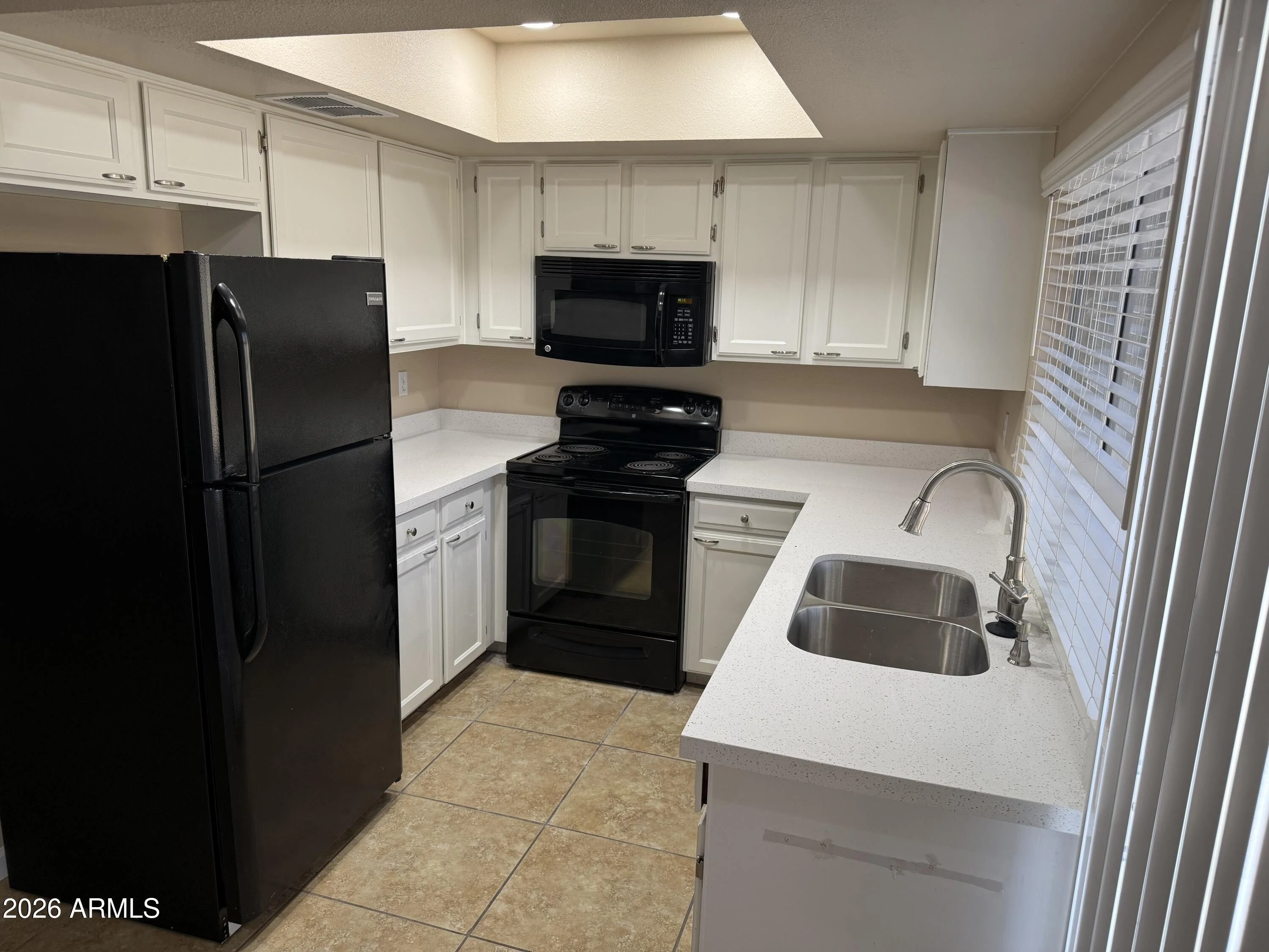 5138 W Vogel Ave photo 2