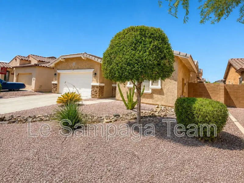 17636 W Maui Ln photo 3