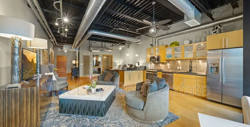 4020 Lofts photo 3