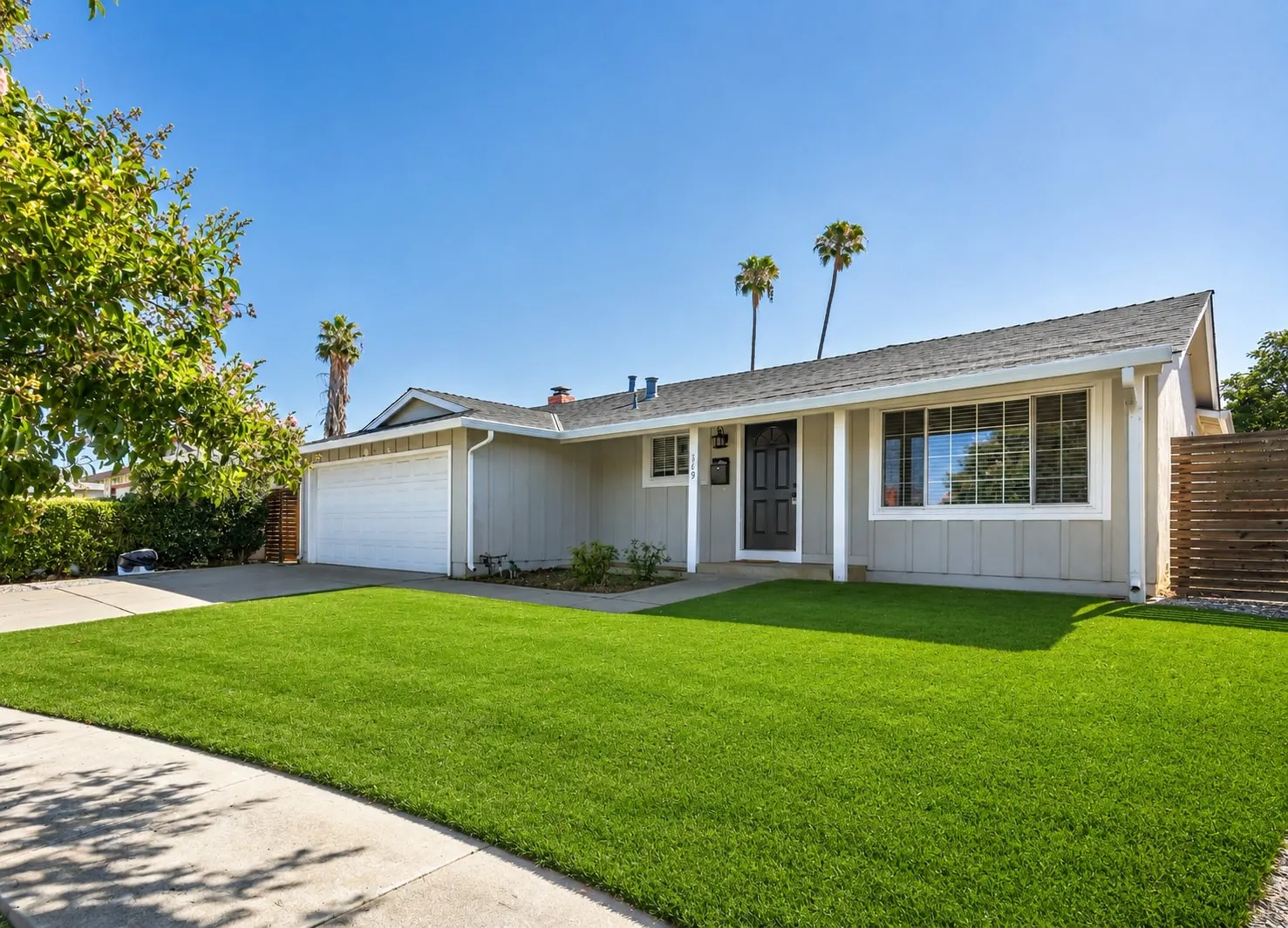 2869 Fairfax Ct photo 2