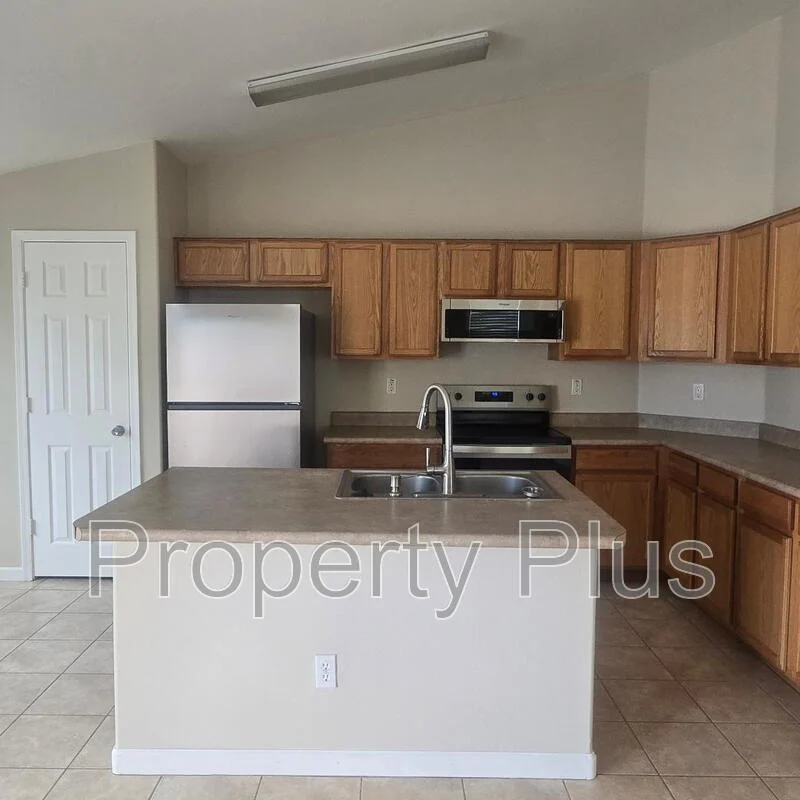 3411 W Sunland Ave Phoenix, AZ 85041 photo 4