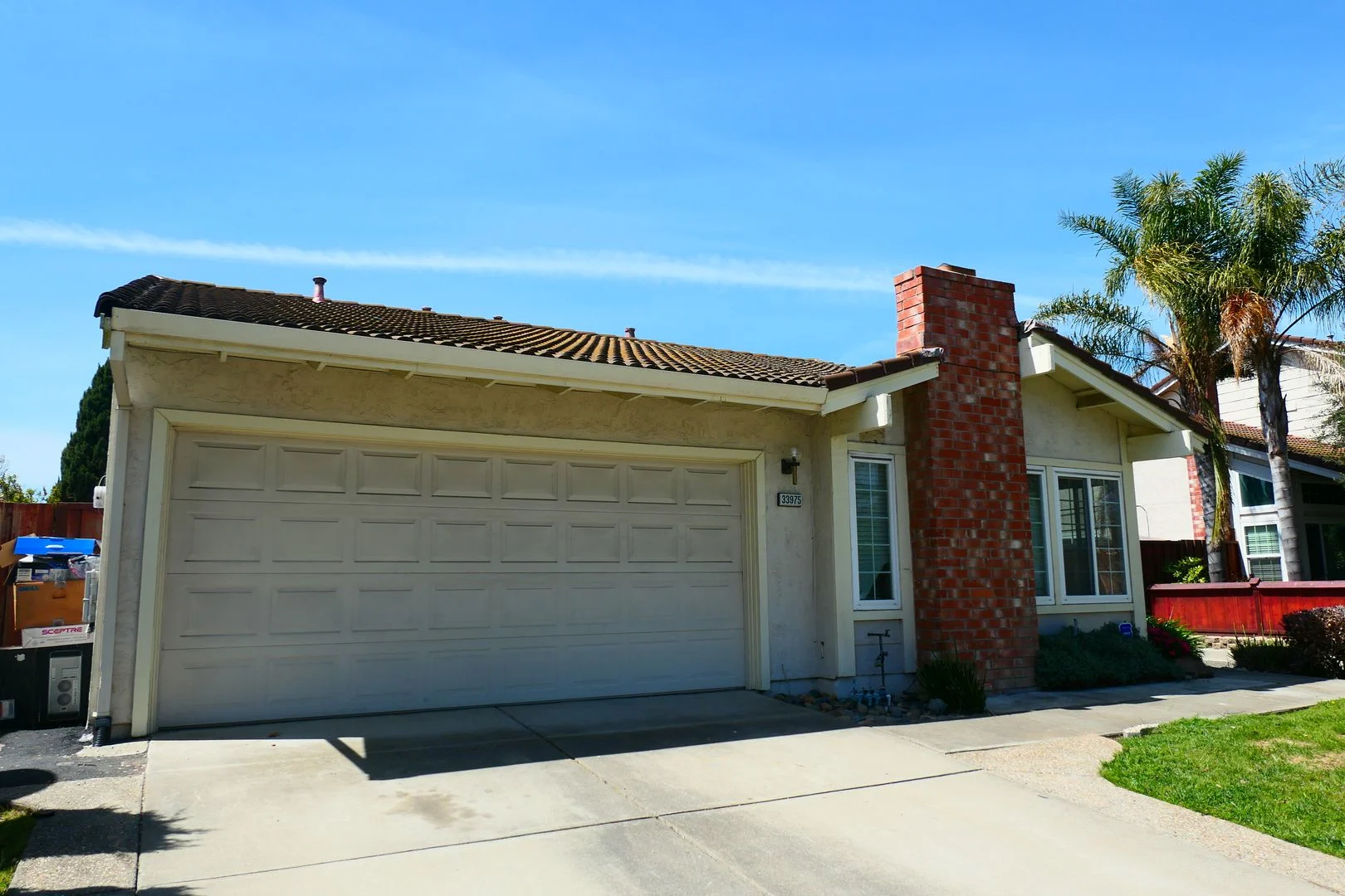 3Bed Full Bath + 1 Office In The Backyard. Single Family Home! photo 2