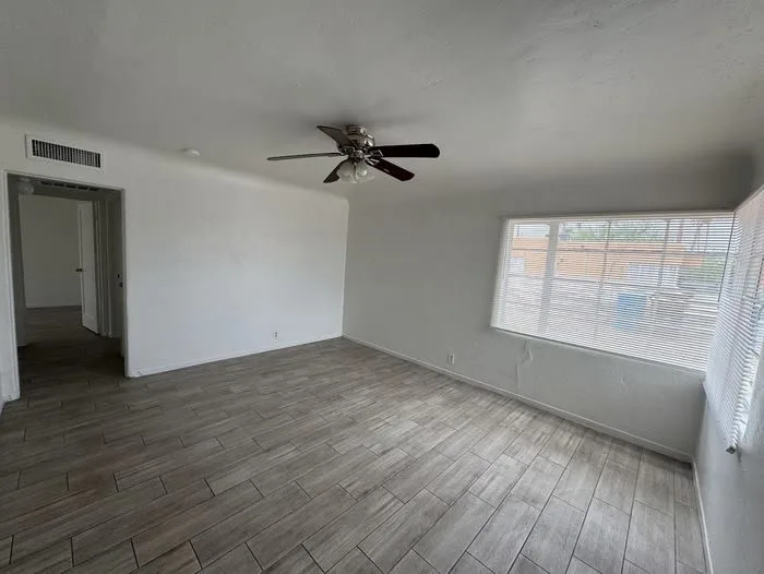 1315 West Clarendon Avenue photo 4