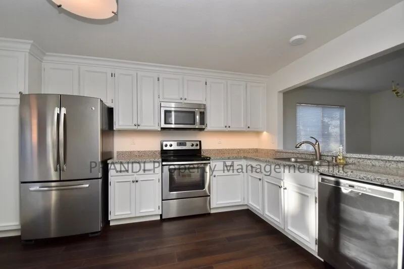 920 Arlene Way photo 3