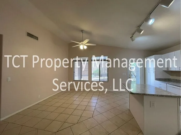 3922 E Agave Rd photo 4