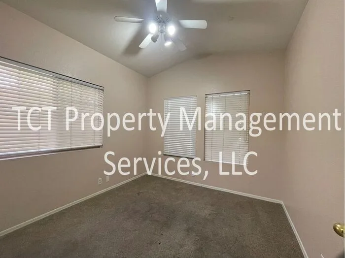 3922 E Agave Rd photo 5