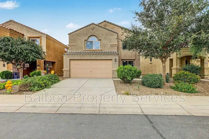 6135 E Paradise Ln photo 2