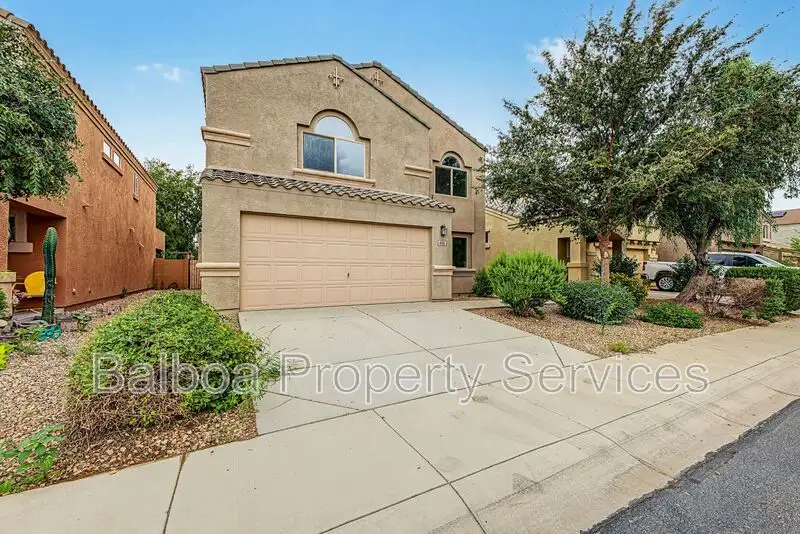 6135 E Paradise Ln photo 3